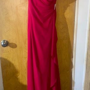 Beautiful bridesmaid dress worn only once!!!